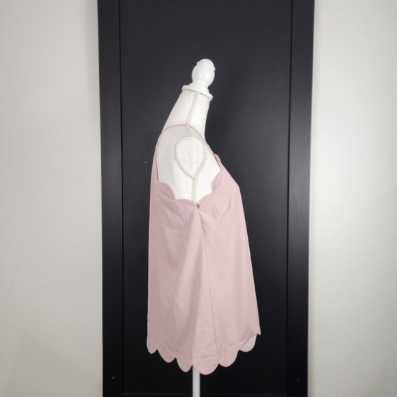 Vici Blush Scalloped Halter Top Size Medium - Picture 5 of 9